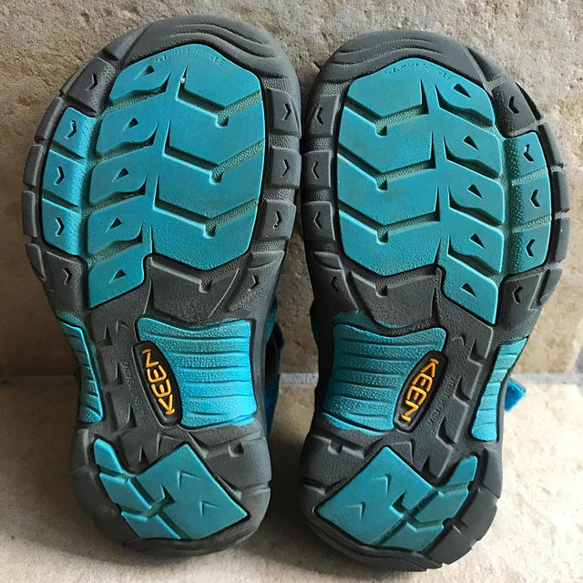 KEEN(キーン)のKEEN  ニューポートサンダル18.5cm  ブルー系　アウトドア　川遊び キッズ/ベビー/マタニティのキッズ靴/シューズ(15cm~)(サンダル)の商品写真