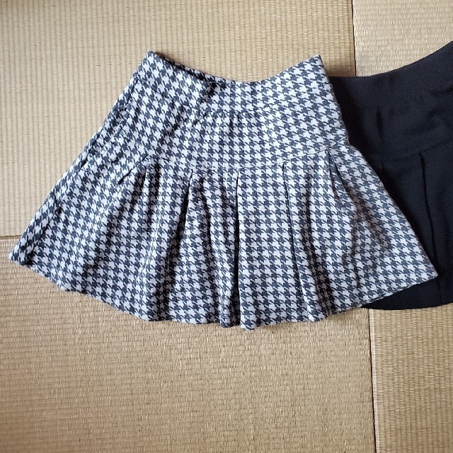 UNIQLO(ユニクロ)のUNIQLO　サイズ120（kids M）ミニスカート　２点セット キッズ/ベビー/マタニティのキッズ服女の子用(90cm~)(スカート)の商品写真