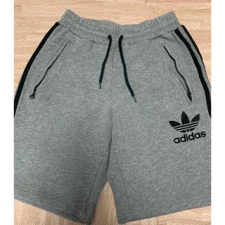 アディダス(adidas)のadidas ハーフパンツ　メンズSサイズ　限定値下げ　早い者勝ち(ショートパンツ)