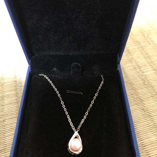 水滴ネックレス 淡水真珠 レディースのアクセサリー(ネックレス)の商品写真