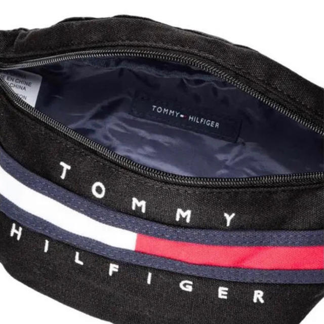 TOMMY HILFIGER(トミーヒルフィガー)のTOMMY HILFIGER ウエストポーチブラック 黒 新品未使用品  レディースのバッグ(ボディバッグ/ウエストポーチ)の商品写真