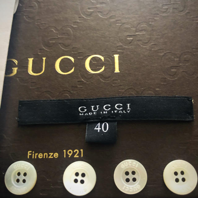 Gucci(グッチ)の💫お値下げセール価格⭐️GUCCI✨2種類ボタン レディースのファッション小物(その他)の商品写真