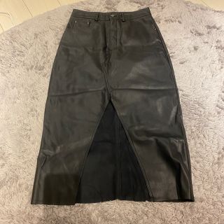 ザラ(ZARA)のzara センタースリットレザースカート(ひざ丈スカート)