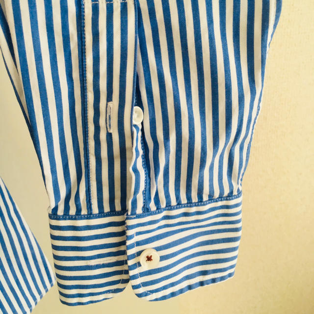 COMME CA COMMUNE(コムサコミューン)のコムサコミューン　メンズ　水色ストライプ　ボタンダウンシャツ　美品 メンズのトップス(シャツ)の商品写真