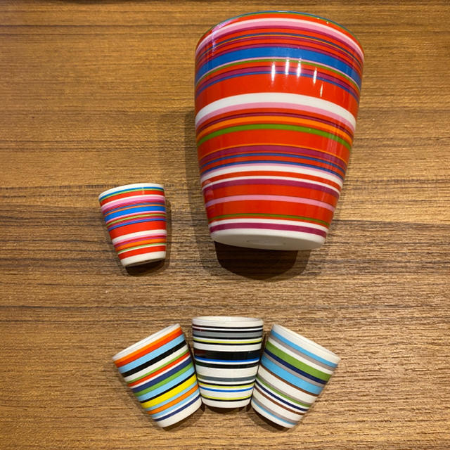 iittala(イッタラ)の廃盤　イッタラ　オリゴ　レッド　カップ&マグネットset インテリア/住まい/日用品のキッチン/食器(グラス/カップ)の商品写真