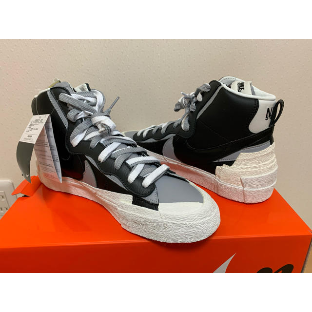 NIKE(ナイキ)のNike Sacai blazer mid Black 27.5 サカイ メンズの靴/シューズ(スニーカー)の商品写真