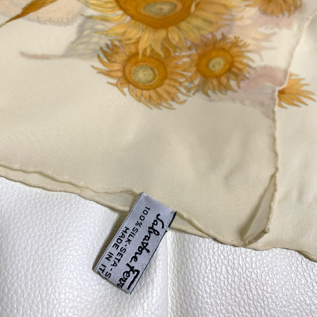 Salvatore Ferragamo(サルヴァトーレフェラガモ)のフェラガモ　スカーフ　ストール レディースのファッション小物(バンダナ/スカーフ)の商品写真