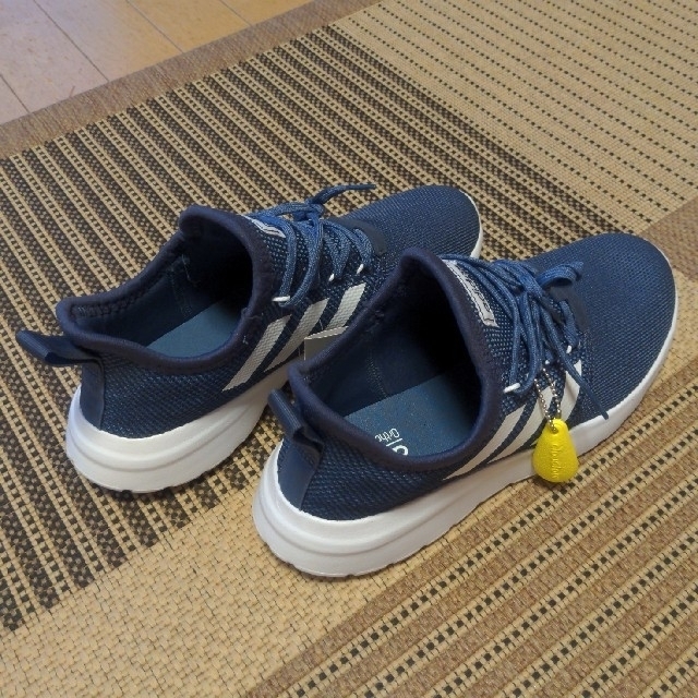 adidas(アディダス)のアディダス　アディレーサー　F36649 高性能スニーカー新品　紺白 メンズの靴/シューズ(スニーカー)の商品写真