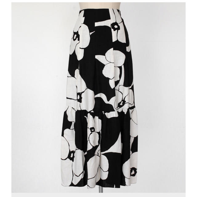 dholic(ディーホリック)のなついろさん専用ビッグフラワーフレアヘムスカート レディースのスカート(ロングスカート)の商品写真