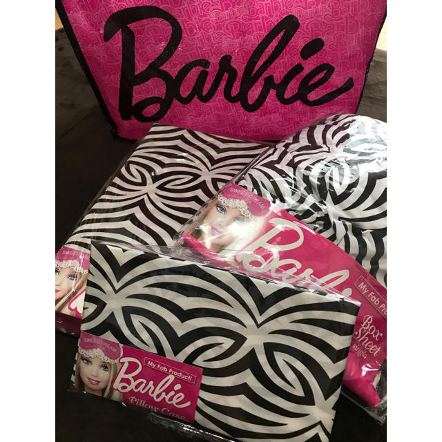 Barbie(バービー)のBarbie ボックスシーツ 枕カバー 掛け布団カバー セット(シングル) インテリア/住まい/日用品の寝具(シーツ/カバー)の商品写真