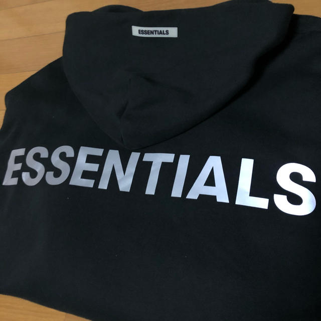 FEAR OF GOD(フィアオブゴッド)のessentials hoodie リフレクター メンズのトップス(パーカー)の商品写真