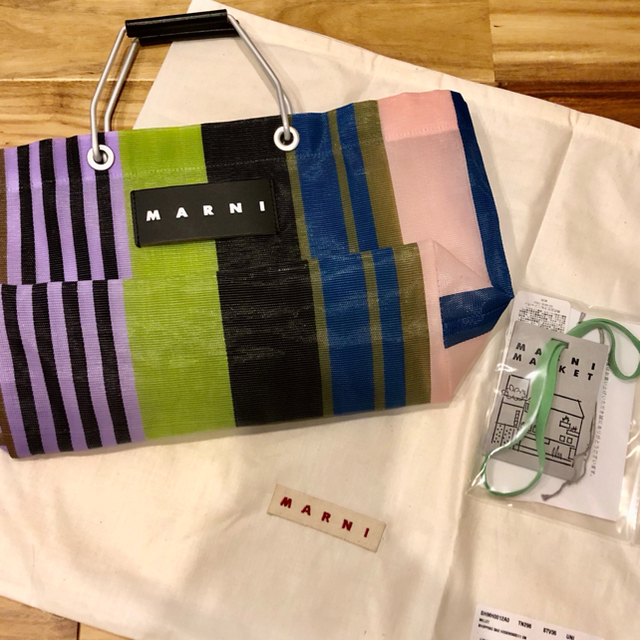 MARNI マルニ フラワー カフェストライプトートバッグ 豪華 67.0%OFF