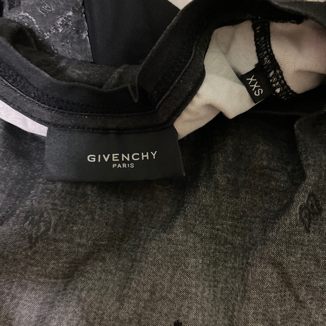 GIVENCHY(ジバンシィ)のキム様専用GIVENCHY バンダナ グラデーション Tシャツ ペイズリー メンズのトップス(Tシャツ/カットソー(半袖/袖なし))の商品写真