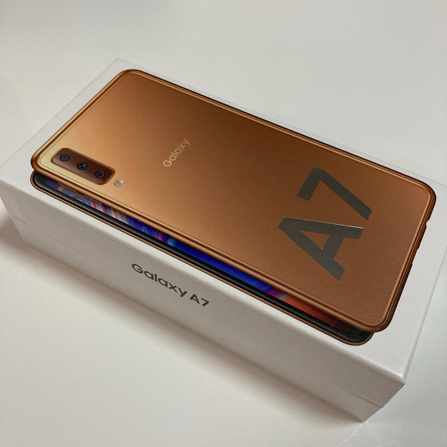 GALAXY A7 SIMフリー　ゴールド