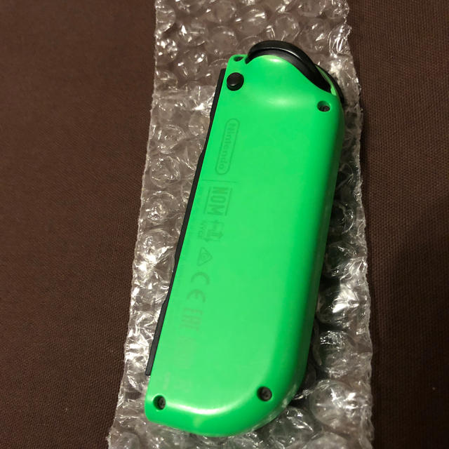 Nintendo Switch(ニンテンドースイッチ)のSwitch 左　ジョイコン　緑　ジャンク品 エンタメ/ホビーのゲームソフト/ゲーム機本体(携帯用ゲーム機本体)の商品写真