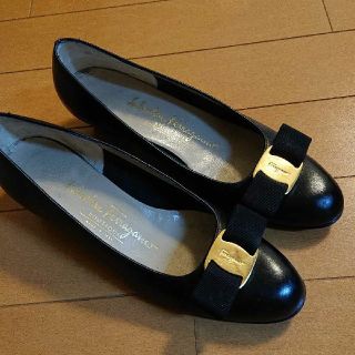 サルヴァトーレフェラガモ(Salvatore Ferragamo)のフェラガモ ブラック ヴァラ(ハイヒール/パンプス)