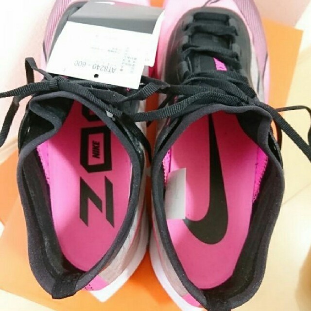 NIKE(ナイキ)の28cm NIKE ZOOM FLY 3 ナイキ ズーム フライ ピンク 新品 メンズの靴/シューズ(スニーカー)の商品写真
