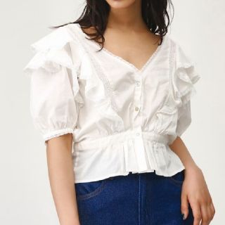 スライ(SLY)のⅢスライ 未使用タグ付き FRILL TUCK 2WAY トップス(カットソー(半袖/袖なし))