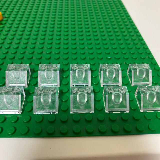 Lego - レゴ 透明パーツの通販 by LEGO|レゴならラクマ Lego - レゴ 透明パーツの通販 by LEGO|レゴならラクマ