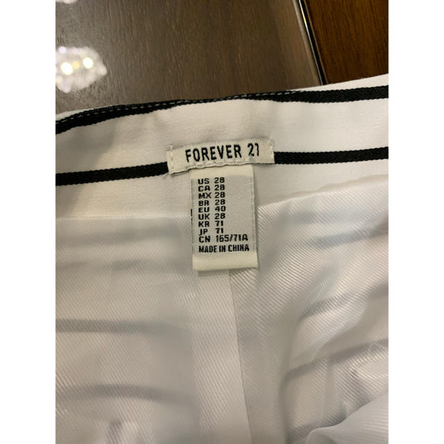 FOREVER 21(フォーエバートゥエンティーワン)の【美品】forever21ショートパンツ/ショーパン/ボーダー/フォーエバー21 レディースのパンツ(ショートパンツ)の商品写真