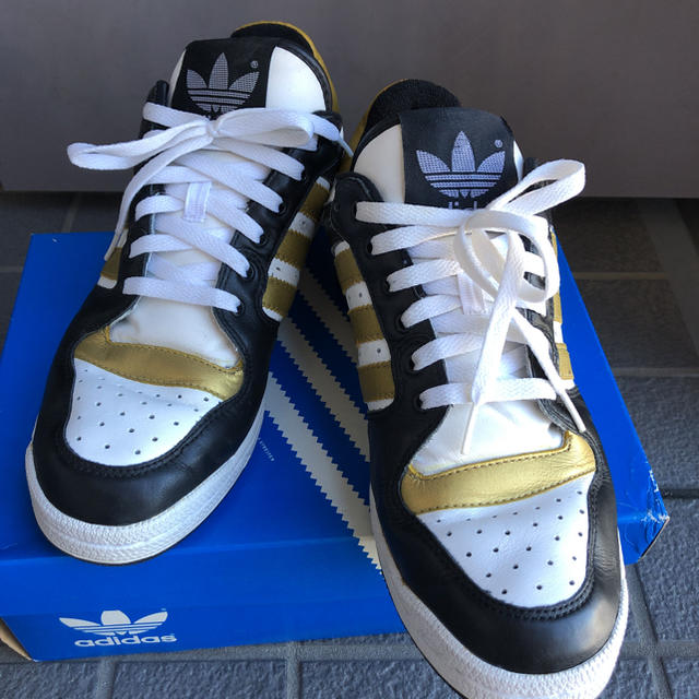 アディダス スニーカー adidas 28.5cm