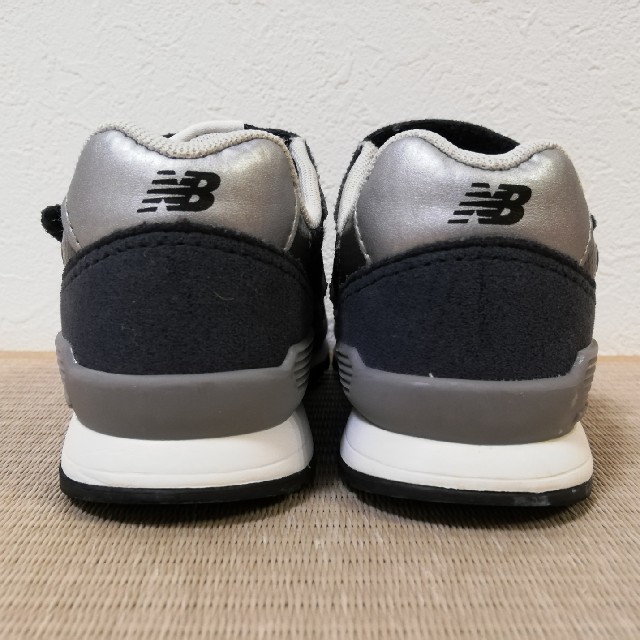 New Balance(ニューバランス)の美品✨ニューバランス　キッズスニーカー　YV996　ネイビー　17.0cm キッズ/ベビー/マタニティのキッズ靴/シューズ(15cm~)(スニーカー)の商品写真