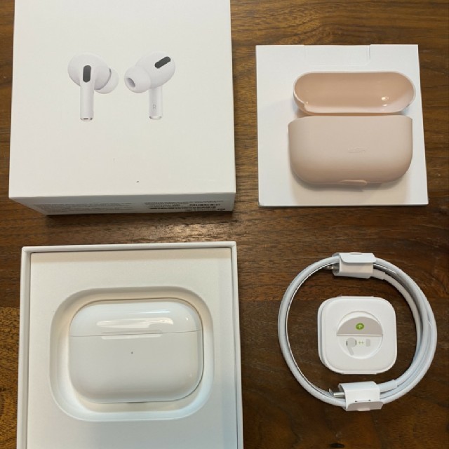 Apple(アップル)のAirPods Pro スマホ/家電/カメラのオーディオ機器(ヘッドフォン/イヤフォン)の商品写真