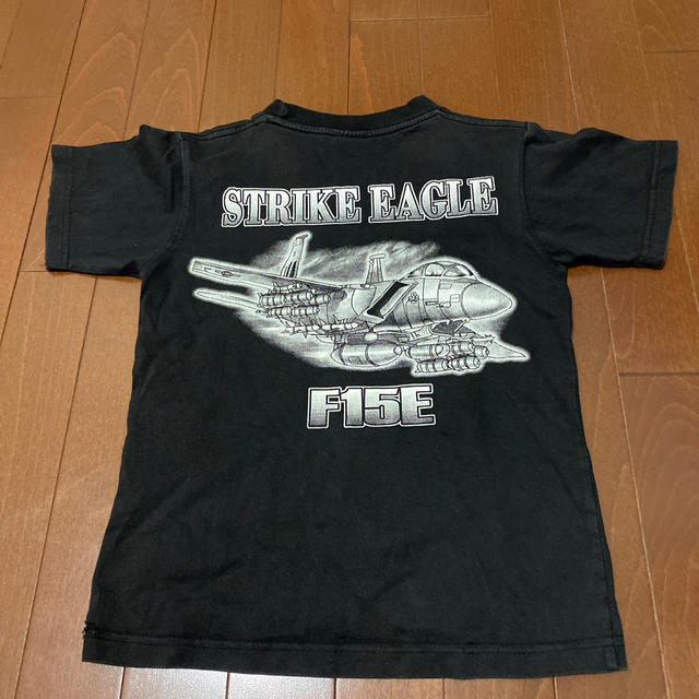 戦闘機　F15E Tシャツ 140センチ 小松基地で購入 キッズ/ベビー/マタニティのキッズ服男の子用(90cm~)(Tシャツ/カットソー)の商品写真