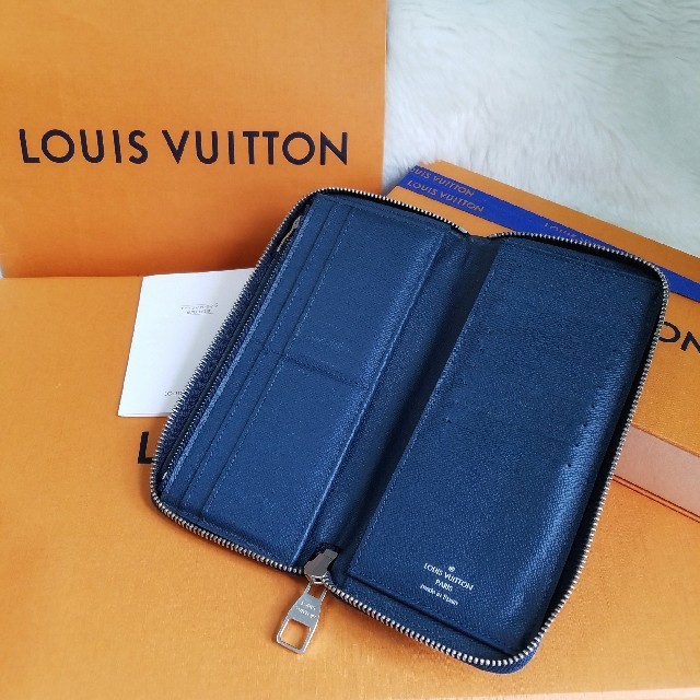 LOUIS VUITTON(ルイヴィトン)の【美品⭐️本物！】 ルイヴィトン 定価１１万円 タイガ ヴェルティカル 長財布 メンズのファッション小物(長財布)の商品写真