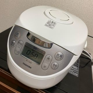 トウシバ(東芝)の東芝 IH ジャー炊飯器 17年製(炊飯器)