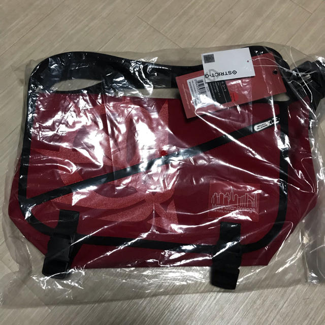 Manhattan Portage(マンハッタンポーテージ)のSTRICT-G × Manhattan メッセンジャーバッグ ジオン軍 メンズのバッグ(メッセンジャーバッグ)の商品写真