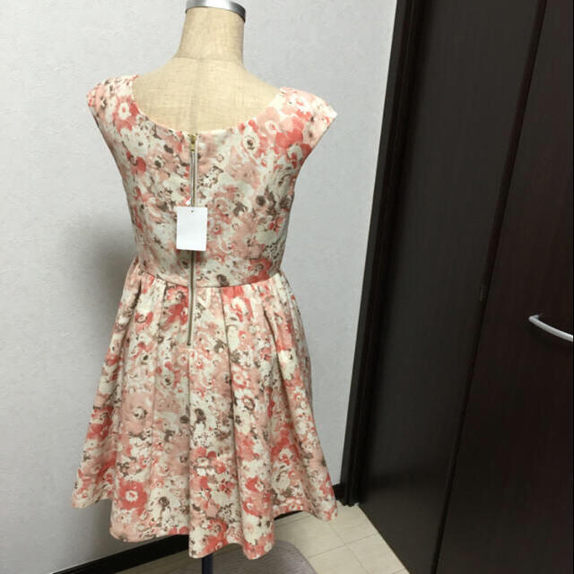 JILL by JILLSTUART(ジルバイジルスチュアート)のジルバイジル♡新品ポンチングフラワーOP レディースのワンピース(ミニワンピース)の商品写真