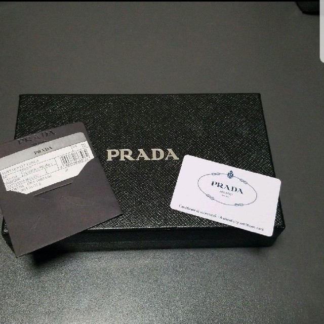 《限定値下げ》PRADA　長財布