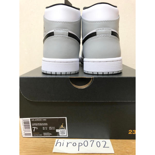 NIKE(ナイキ)のNIKE AIR JORDAN 1 MID ディオールカラー　25.5cm メンズの靴/シューズ(スニーカー)の商品写真