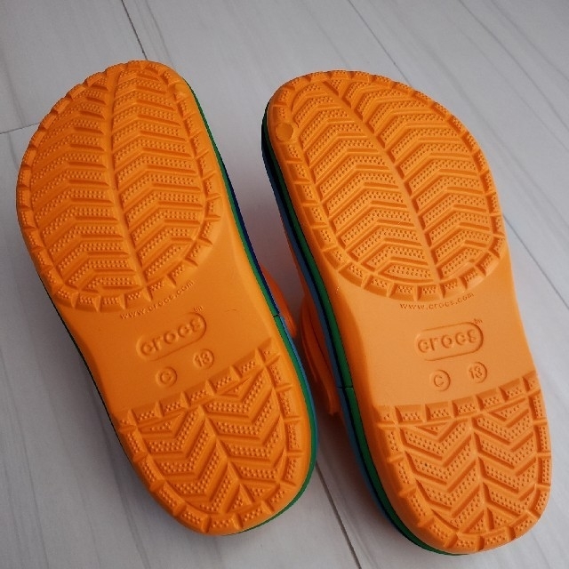 crocs(クロックス)のお値下げ済み　新品　クロックス　サンダル　19センチ キッズ/ベビー/マタニティのキッズ靴/シューズ(15cm~)(サンダル)の商品写真