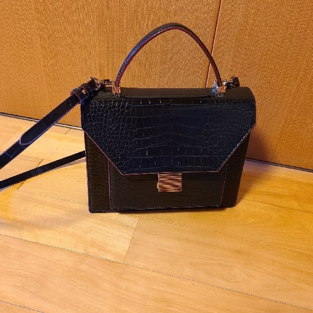 Charles and Keith(チャールズアンドキース)のmimimi.様専用です。チャールズアンドキース　ショルダーバッグ　ブラック レディースのバッグ(ショルダーバッグ)の商品写真