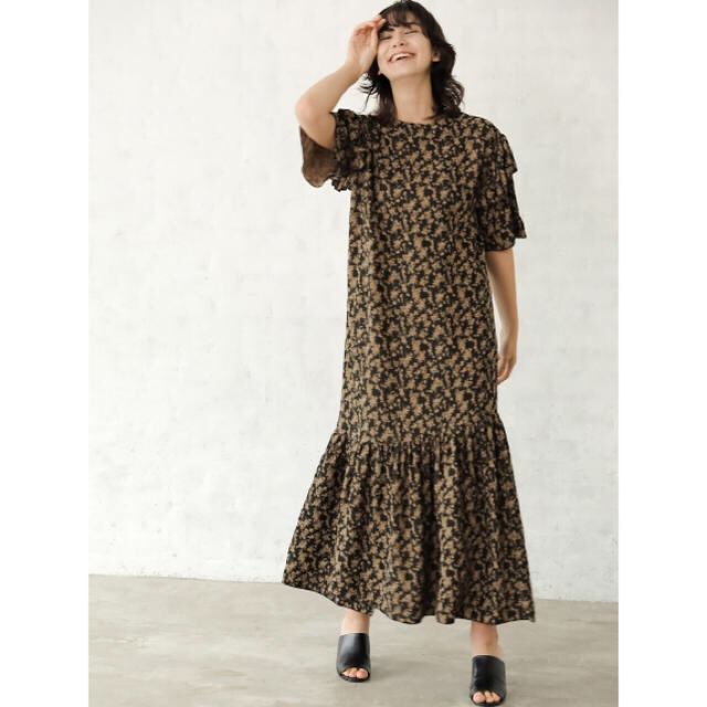 新品Classic Floral Jacquard Dress