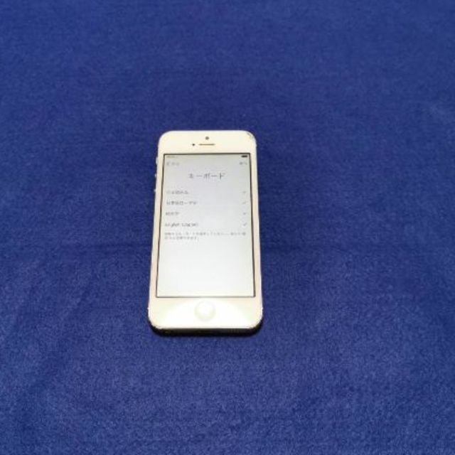 Apple(アップル)の【ジャンク扱い】【初期化、動作確認済】au iPhone5 本体 32GB 白 スマホ/家電/カメラのスマートフォン/携帯電話(スマートフォン本体)の商品写真