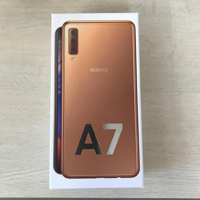 即発送　Galaxy A7 新品未開封 ゴールド　64 GB SIMフリーsimフリー