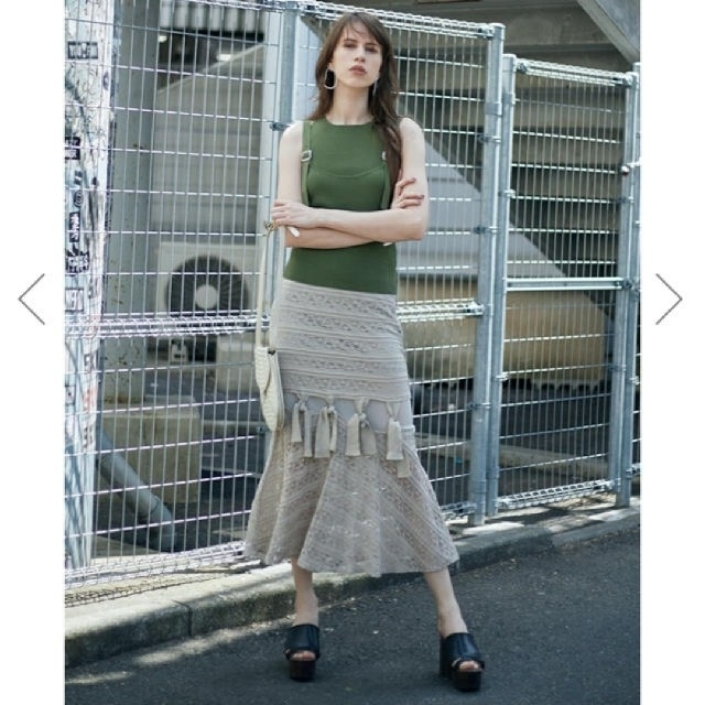 Ameri VINTAGE(アメリヴィンテージ)のMEDI KNOT RIBBON SKIRT アメリヴィンテージ レディースのスカート(ロングスカート)の商品写真