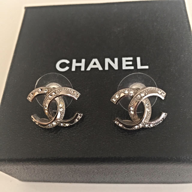 CHANEL(シャネル)のCHANEL☆限定値下げ☆¥5,000引 レディースのアクセサリー(ピアス)の商品写真