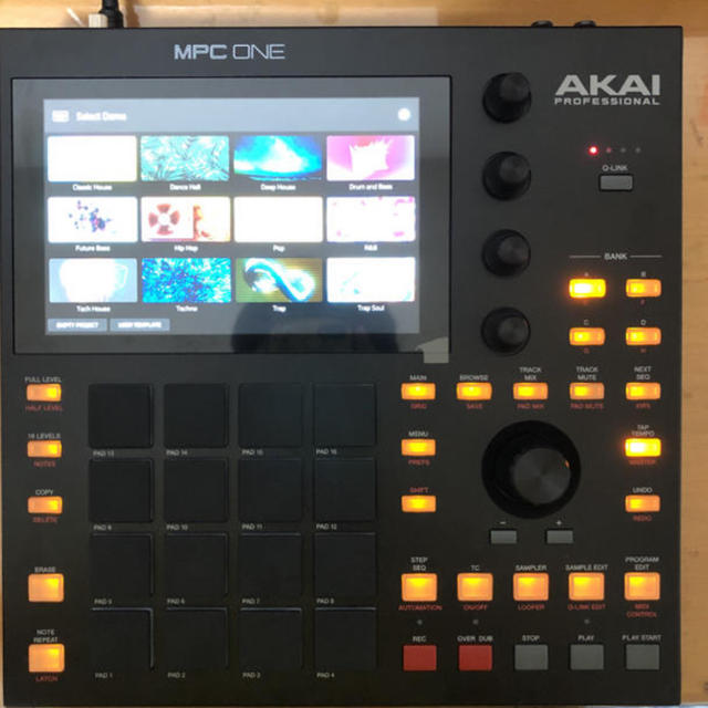 AKAI MPC ONE 楽器のDTM/DAW(MIDIコントローラー)の商品写真