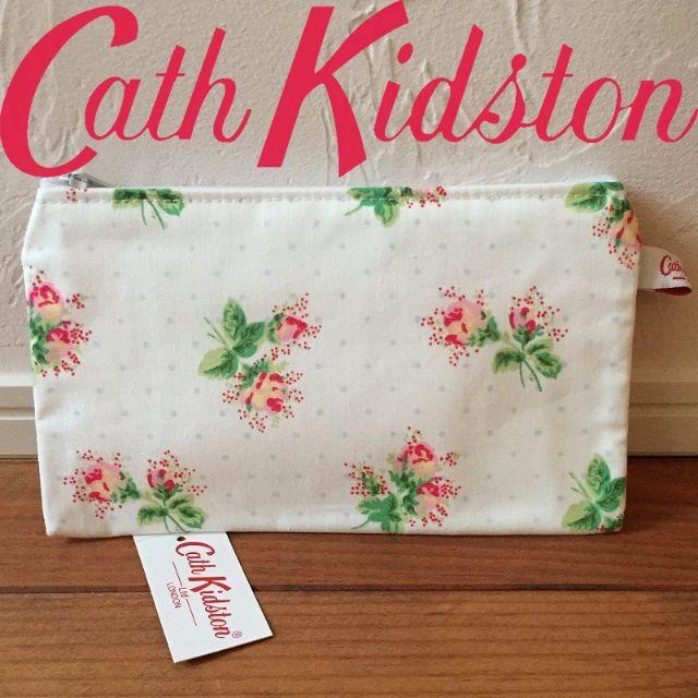 Cath Kidston(キャスキッドソン)の新品 UK製 キャスキッドソン コットンフラットパース ローズスプリグホワイト レディースのファッション小物(ポーチ)の商品写真