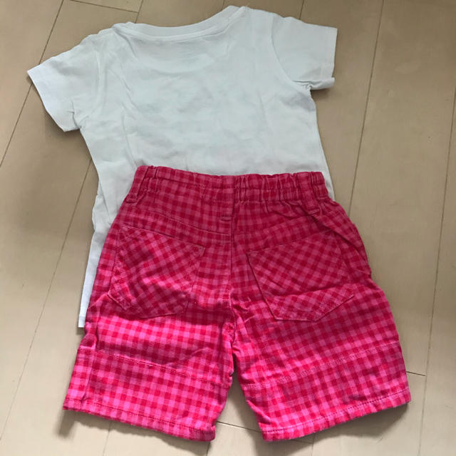 UNIQLO(ユニクロ)のキティーちゃんTシャツとショートパンツのセット キッズ/ベビー/マタニティのキッズ服女の子用(90cm~)(Tシャツ/カットソー)の商品写真