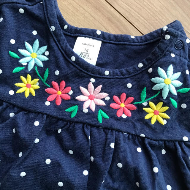 carter's(カーターズ)の半袖　セットアップ　花柄　刺繍 キッズ/ベビー/マタニティのベビー服(~85cm)(Ｔシャツ)の商品写真