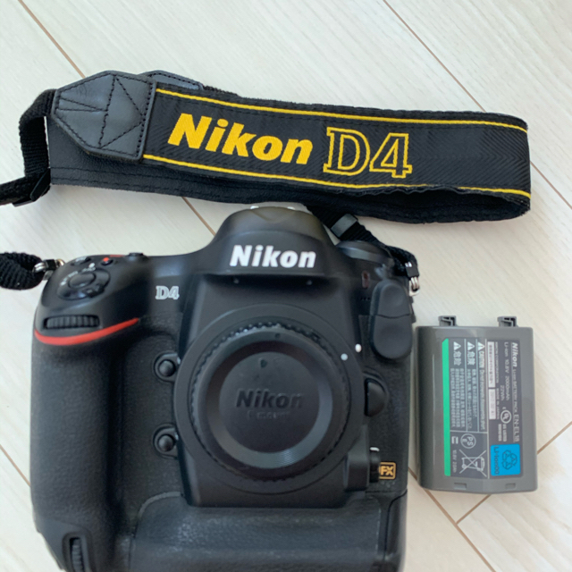 デジタル一眼Nikon D4 定価65万円