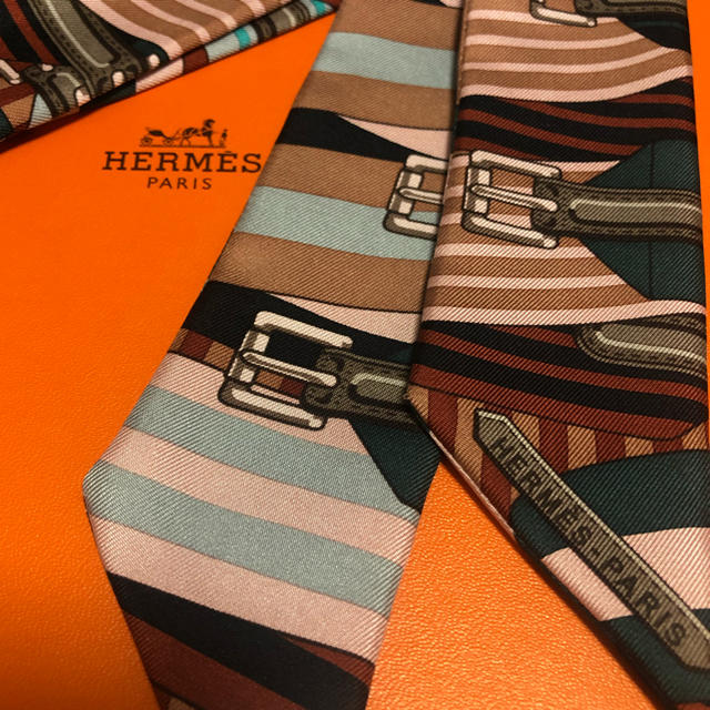Hermes(エルメス)の美品　エルメス  ツイリー レディースのファッション小物(バンダナ/スカーフ)の商品写真
