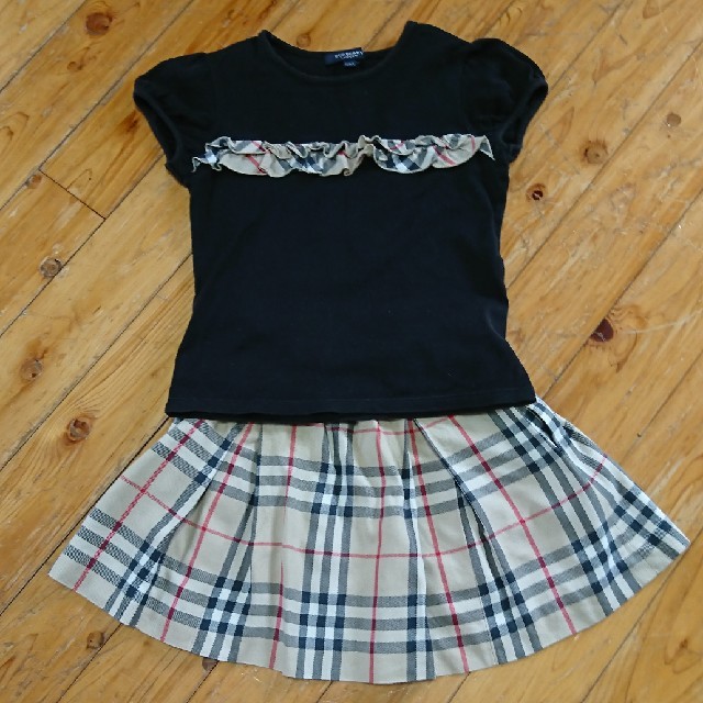 BURBERRY(バーバリー)のいちごさま専用 バーバリー キッズ 120 Tシャツ カットソー キッズ/ベビー/マタニティのキッズ服女の子用(90cm~)(Tシャツ/カットソー)の商品写真