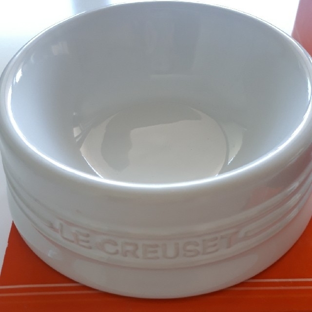 LE CREUSET(ルクルーゼ)のLE CREUSET ルクレーゼ ドッグボール 赤、白セット その他のペット用品(犬)の商品写真