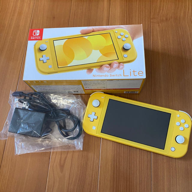 ニンテンドースイッチライトイエロー